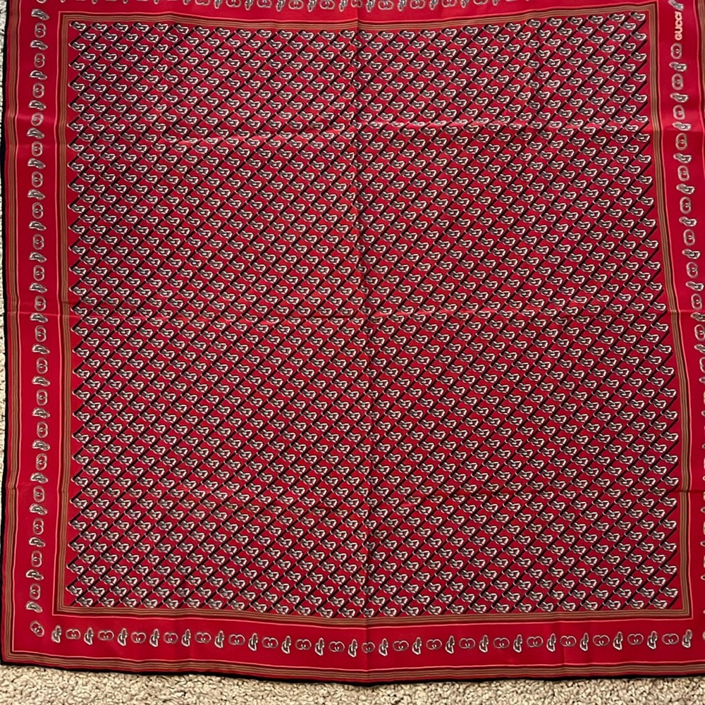 Gucci 100%silk burgundy, gray black measure 25 inch wide 25 inch long - Picture 1 of 3